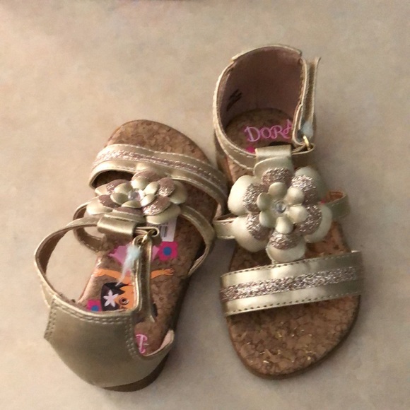 Sandals Dora the Explorer toddler girls size 5M new gold lights Nickelodeon - Picture 3 of 5